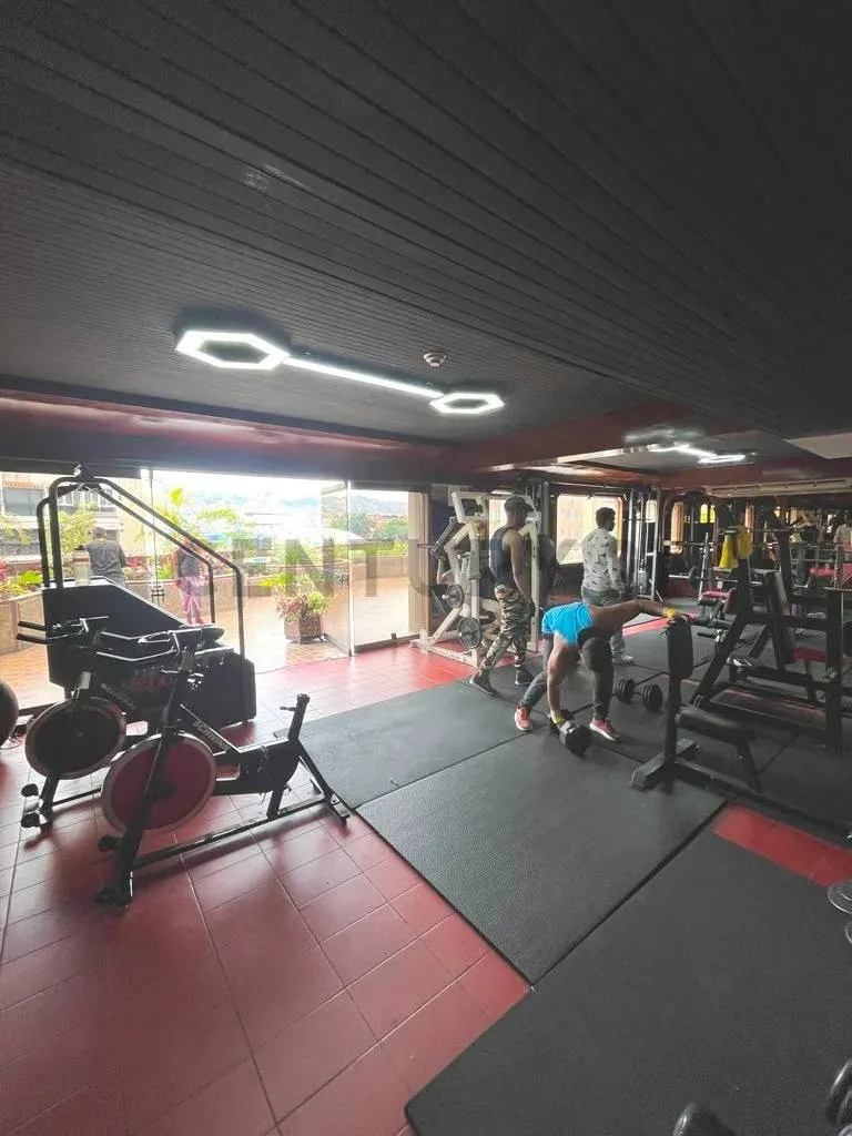 ¡GRAN OPORTUNIDAD! Hotel en Venta en Caracas con Alto Potencial de Reconversión - 2