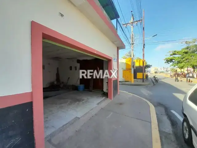 EN ALQUILER LOCAL COMERCIAL EN PLENO CASCO CENTRAL DE TUCACAS A ESCASOS METROS DE LA AVENIDA PRINCIPAL Y LA ALCALDIA