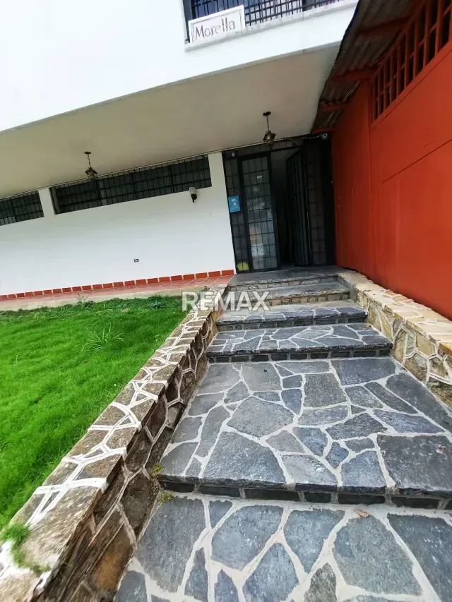 LOCAL COMERCIAL EN ALQUILER - URB. COLINAS DE BELLO MONTE