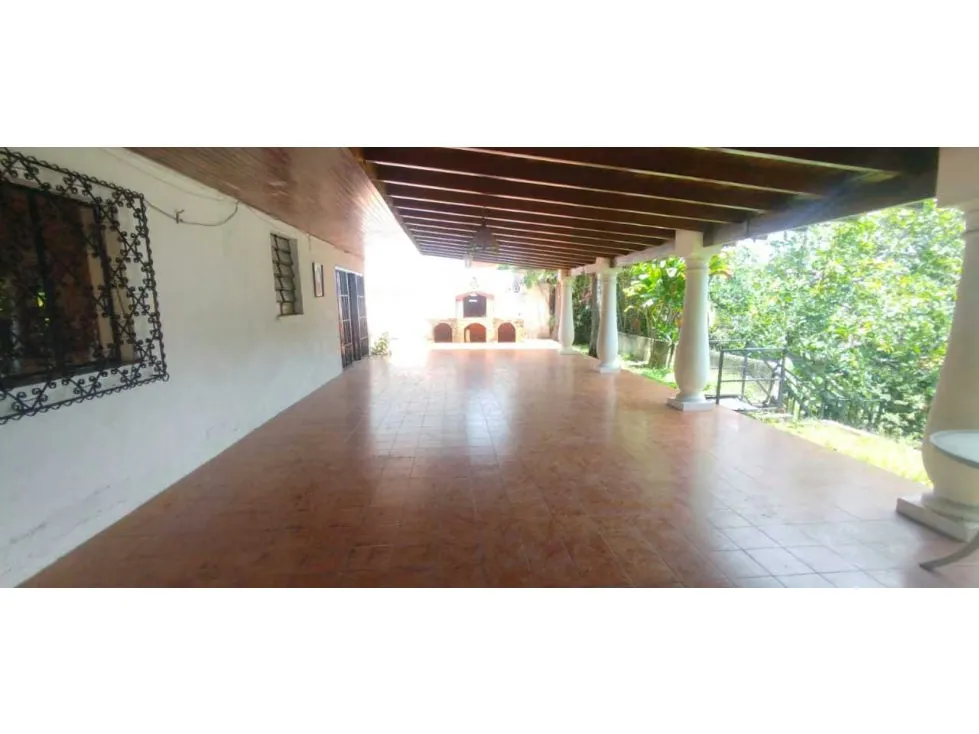 Cumbres de Curum se vende casa en calle cerrada 889m2 Trr 600m2 constr - 28