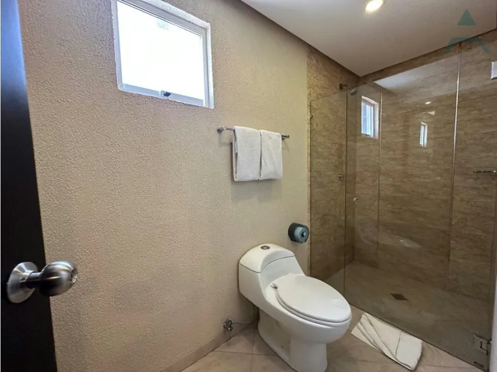 Se vende Hotel 5500m² 80H/20P Porlamar - 25