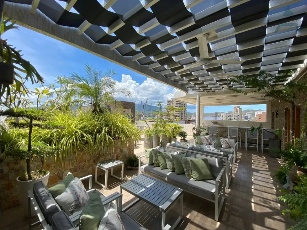 Se vende Hotel 5500m² 80H/20P Porlamar - 5
