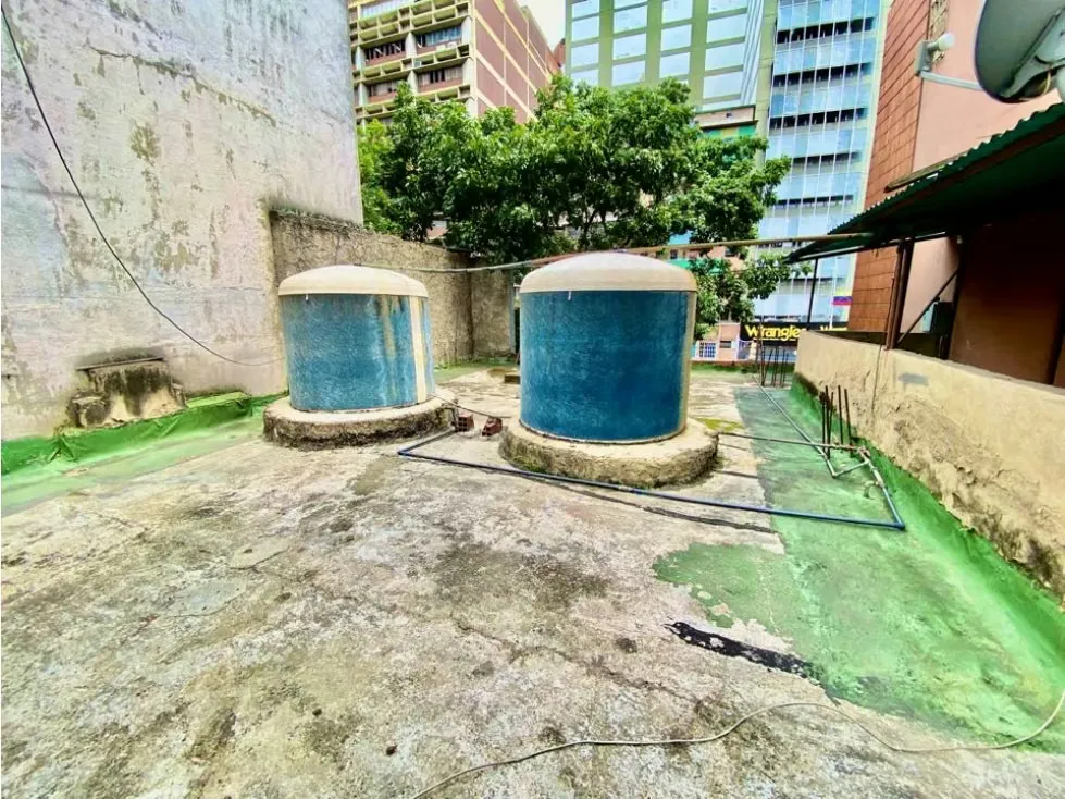 LOCAL COMERCIAL Y FONDO DE COMERCIO 600 M2 A PIE DE CALLE - 13