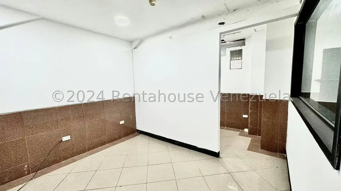 Local Comercial en Alquiler en Bello Monte, Distrito Metropolitano - 15
