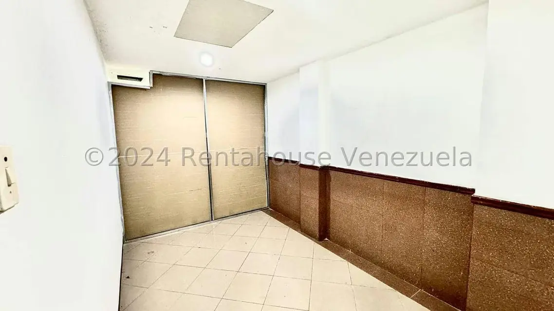 Local Comercial en Alquiler en Bello Monte, Distrito Metropolitano - 17