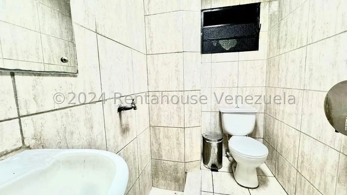 Local Comercial en Alquiler en Bello Monte, Distrito Metropolitano - 29