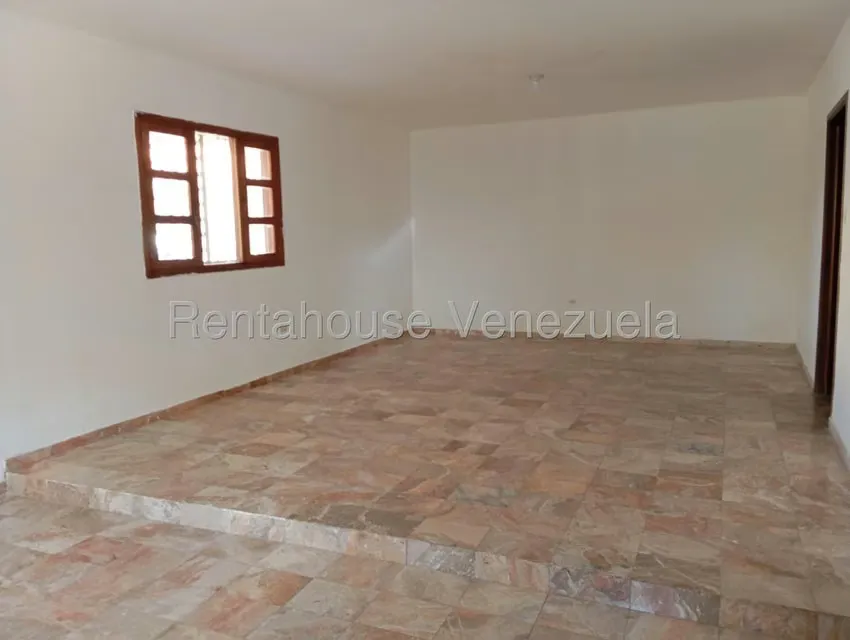 Townhouse (1 Nivel) en Alquiler en La N, Zulia - 2