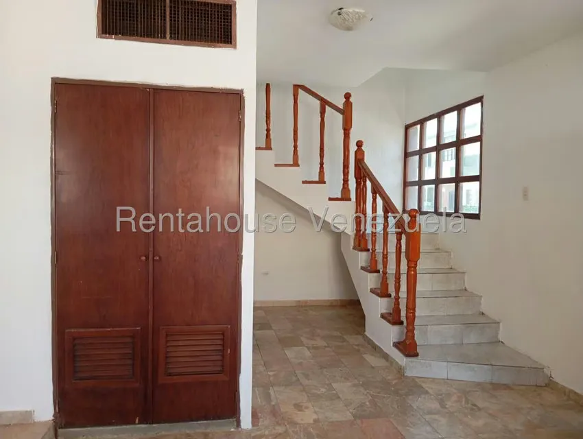 Townhouse (1 Nivel) en Alquiler en La N, Zulia - 3