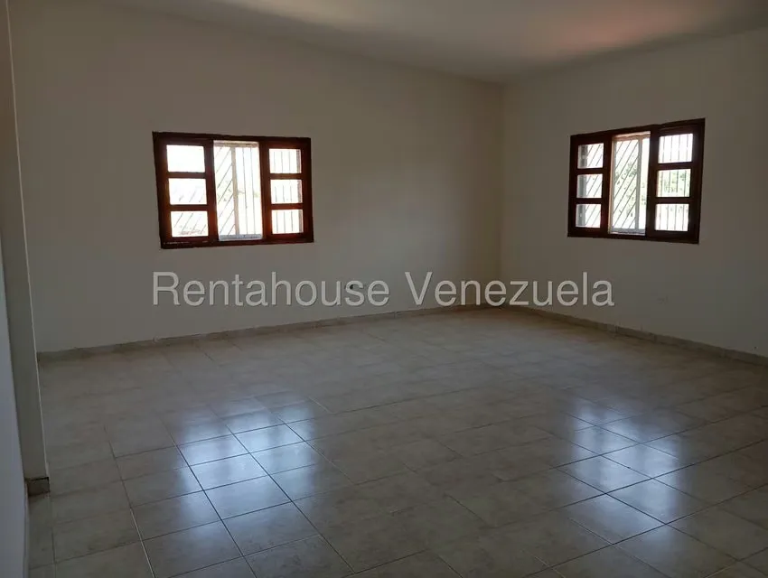 Townhouse (1 Nivel) en Alquiler en La N, Zulia - 5