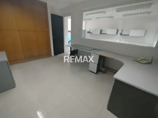 MAGNÍFICA CASA COMERCIAL (CON GALPÓN Y OFICINAS) EN ALQUILER EN LA ZONA INDUSTRIAL DE LA TRINIDAD - 11