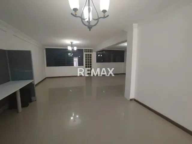 MAGNÍFICA CASA COMERCIAL (CON GALPÓN Y OFICINAS) EN ALQUILER EN LA ZONA INDUSTRIAL DE LA TRINIDAD - 4