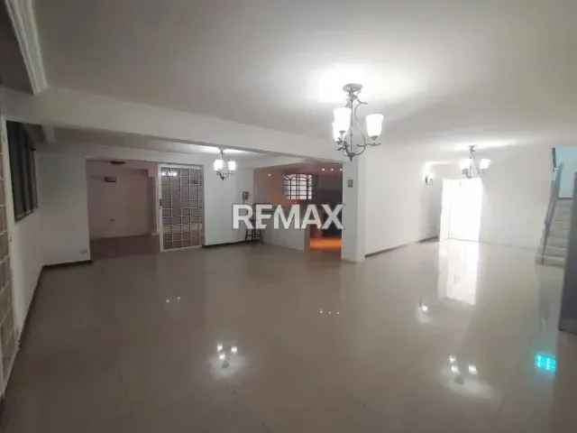 MAGNÍFICA CASA COMERCIAL (CON GALPÓN Y OFICINAS) EN ALQUILER EN LA ZONA INDUSTRIAL DE LA TRINIDAD - 5