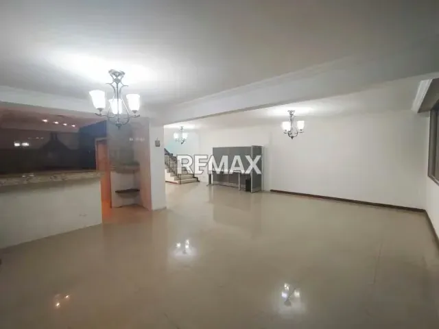 MAGNÍFICA CASA COMERCIAL (CON GALPÓN Y OFICINAS) EN ALQUILER EN LA ZONA INDUSTRIAL DE LA TRINIDAD - 6