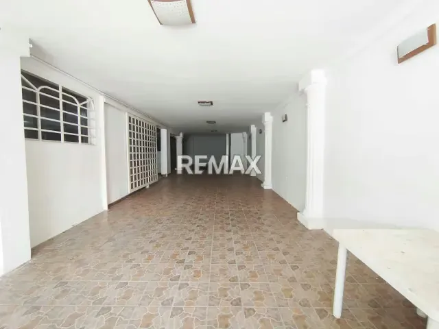 MAGNÍFICA CASA COMERCIAL (CON GALPÓN Y OFICINAS) EN ALQUILER EN LA ZONA INDUSTRIAL DE LA TRINIDAD - 8