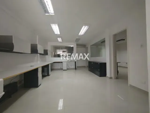 MAGNÍFICA CASA COMERCIAL (CON GALPÓN Y OFICINAS) EN ALQUILER EN LA ZONA INDUSTRIAL DE LA TRINIDAD - 9
