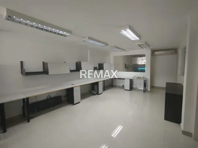MAGNÍFICA CASA COMERCIAL (CON GALPÓN Y OFICINAS) EN ALQUILER EN LA ZONA INDUSTRIAL DE LA TRINIDAD - 10