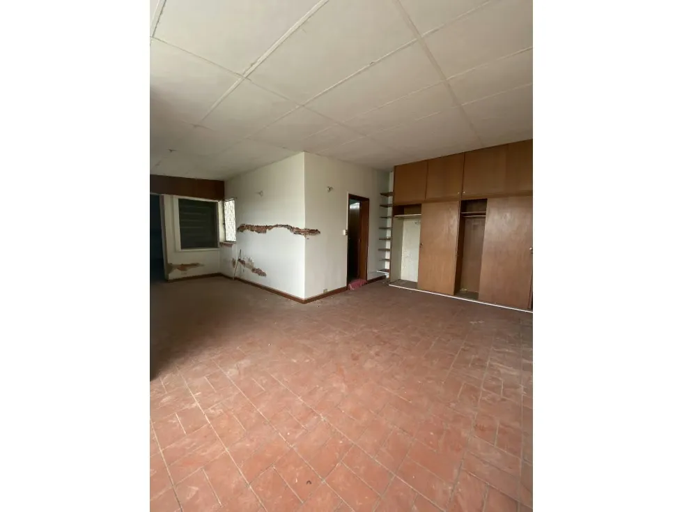 CASA EN VENTA DE 550M2 - URB. ALTAMIRA - 6