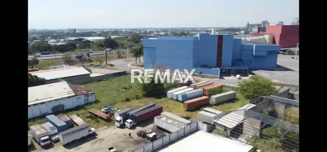9.806 M2 AL LADO DEL METRÓPOLIS SHOPPING CON GALPÓN