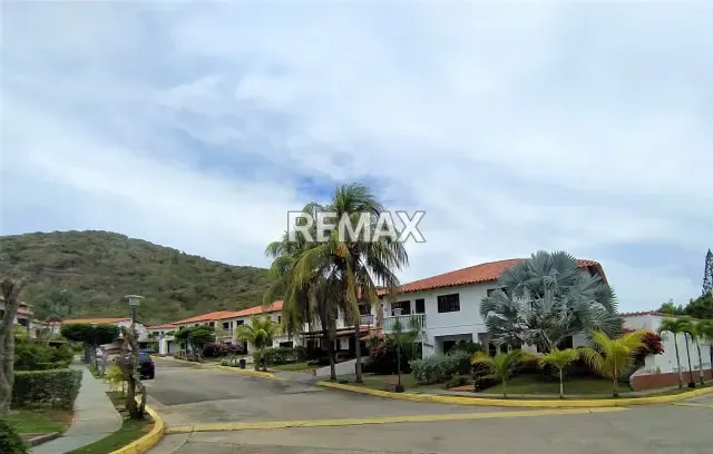 TU HOGAR EN PAMPATAR LISTO PARA HABITAR, CON AMPLITUD, CONFORT Y ESTILO, EN EL CONJUNTO RESD VISTA CARIBE, MUNICIPIO MANEIRO - ISLA DE MARGARITA - 2