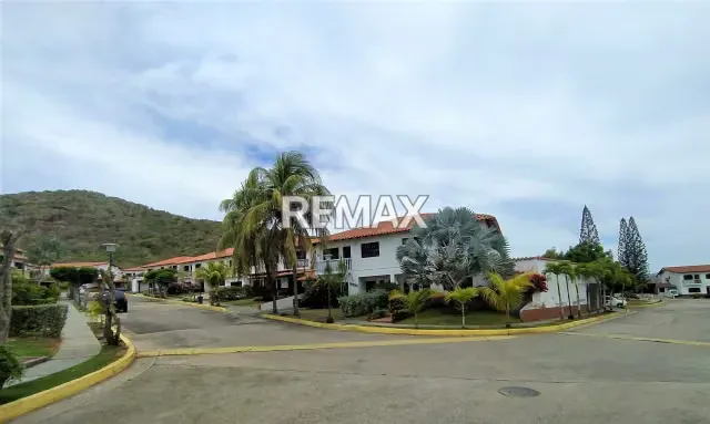 TU HOGAR EN PAMPATAR LISTO PARA HABITAR, CON AMPLITUD, CONFORT Y ESTILO, EN EL CONJUNTO RESD VISTA CARIBE, MUNICIPIO MANEIRO - ISLA DE MARGARITA - 3