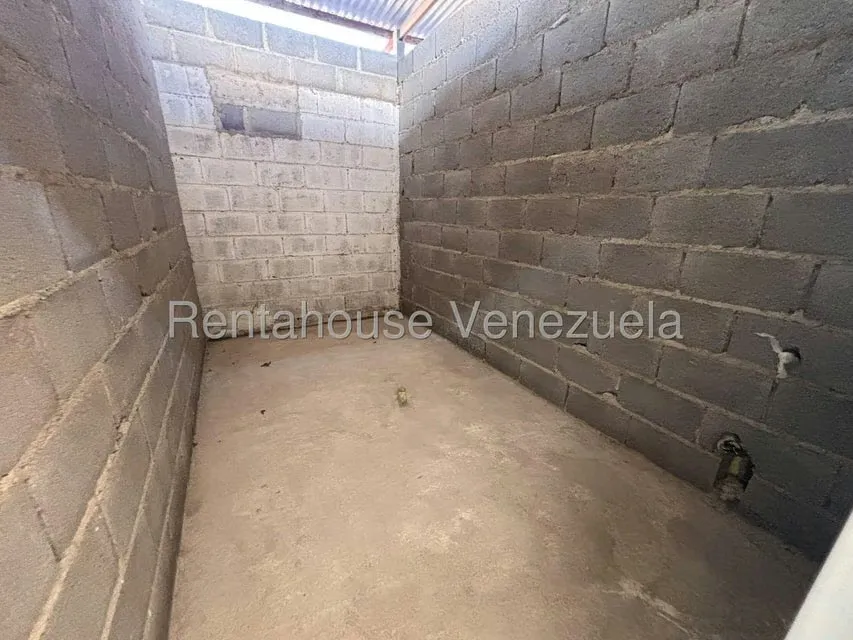 Local Comercial en Venta en Zona Este, Lara - 24