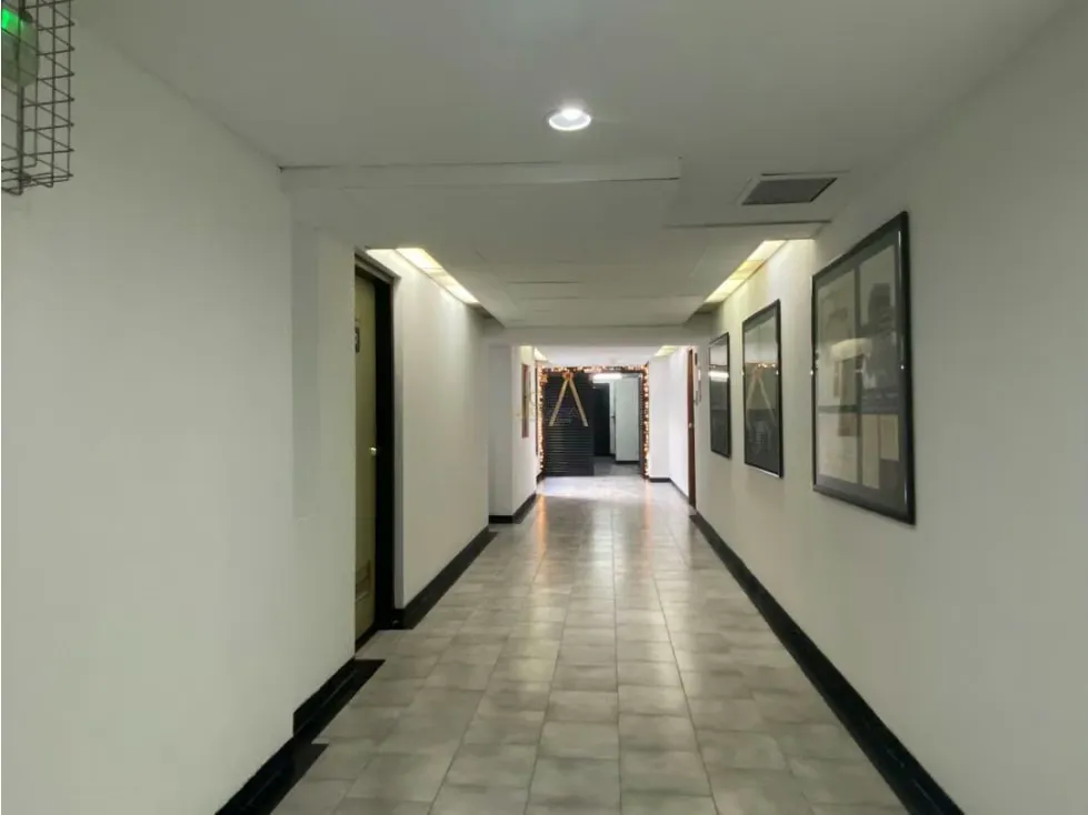 Oficina en venta en El Rosal 390 m2 - 4