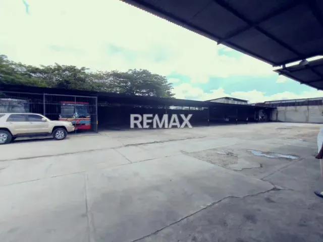 EN VENTA AMPLIO GALPON -TALLER DE TRANSPORTE EN SANTA ROSA - 15