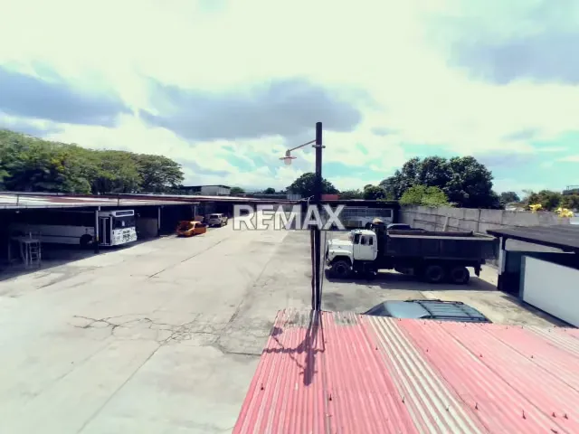 EN VENTA AMPLIO GALPON -TALLER DE TRANSPORTE EN SANTA ROSA - 16