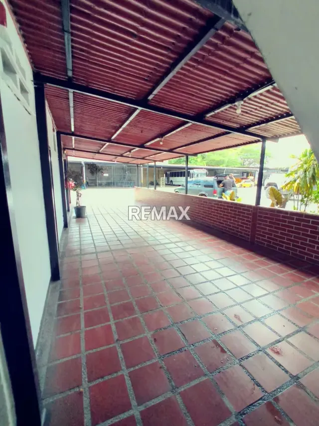 EN VENTA AMPLIO GALPON -TALLER DE TRANSPORTE EN SANTA ROSA - 9
