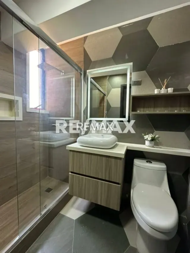 Penthouse en Venta Av. El milagro - 17