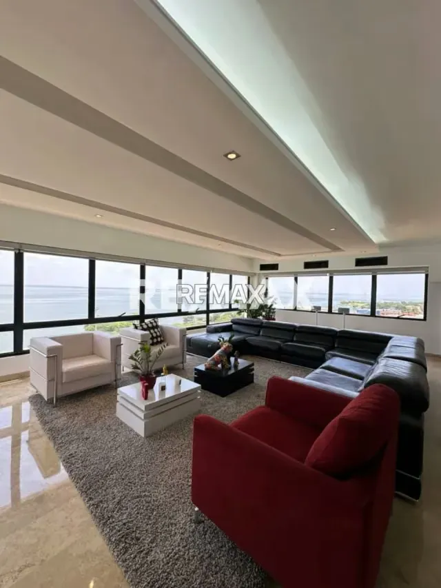 Penthouse en Venta Av. El milagro - 5