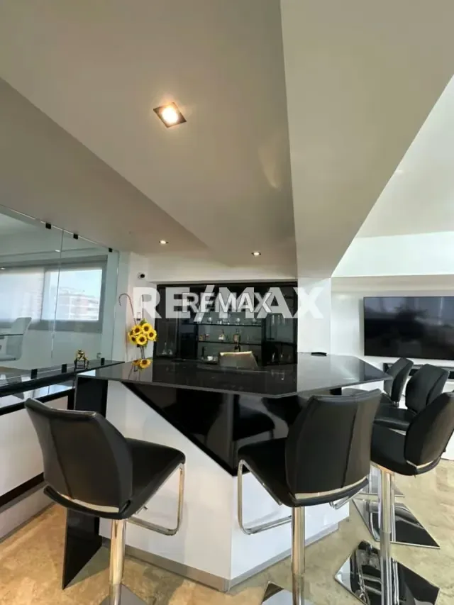 Penthouse en Venta Av. El milagro - 9