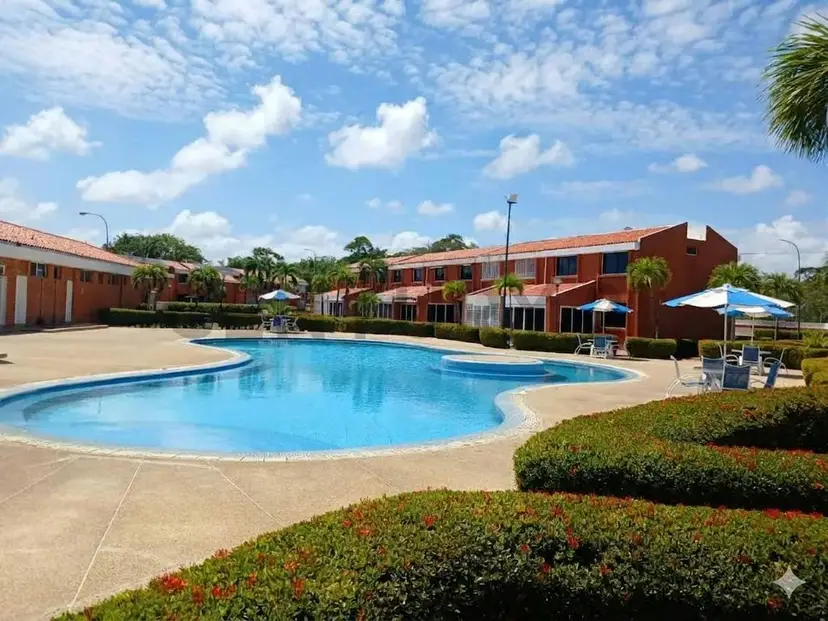 Venta de hermoso Town House, Puerto Encantado, Higuerote