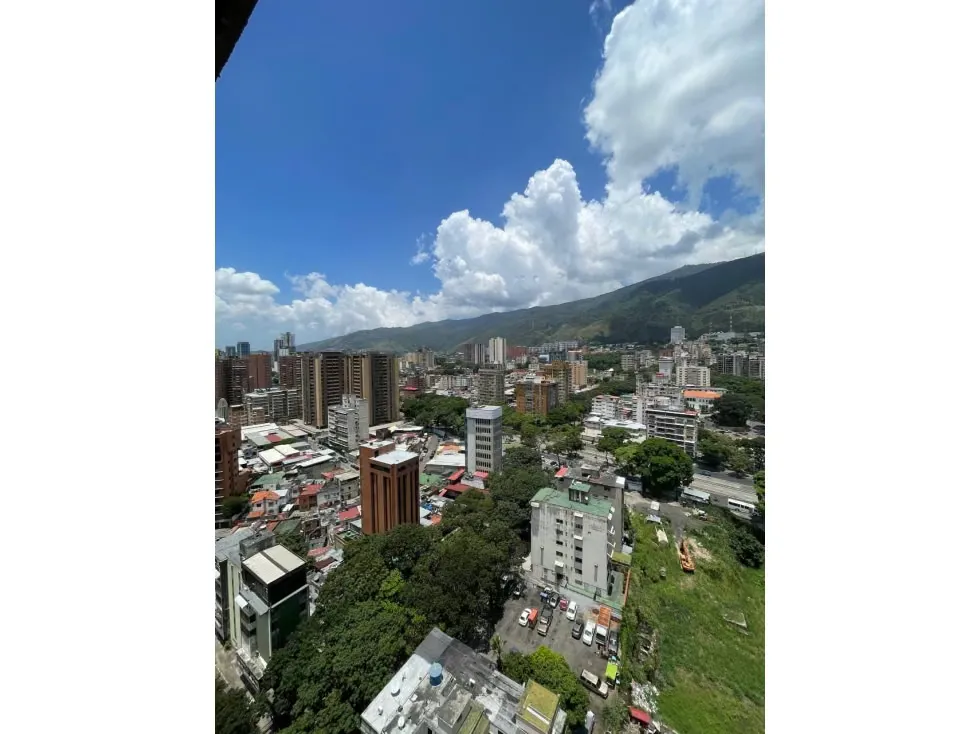 Oficina en venta en Plaza Venezuela Torre Phelps 533mts - 18