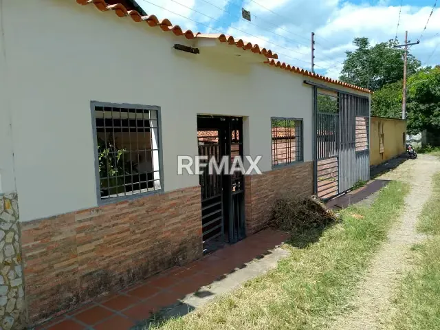 Casa - Quinta en venta en El Trapiche, calle el Rosal parroquia Mendoza Fria