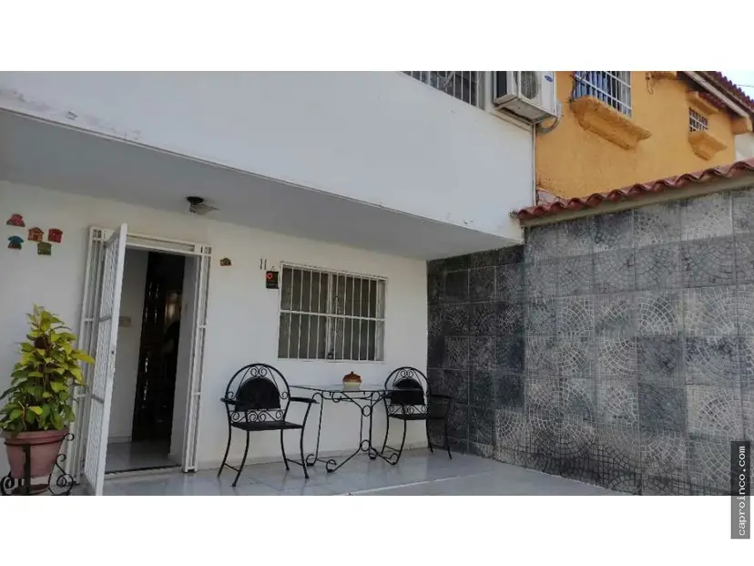 TownHouse en Naguanagua, la llovizna, la entrada C 5071213