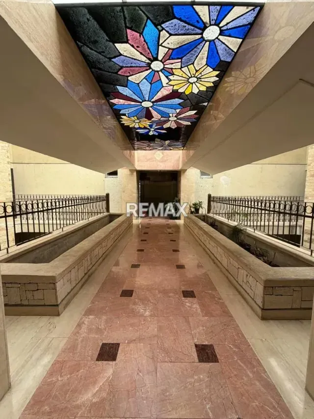 Penthouse en venta de tres niveles ubicado en la urbanización El Parral No publicar en redes sociales, solo enviar a clientes directos - 3