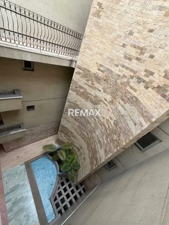 Penthouse en venta de tres niveles ubicado en la urbanización El Parral No publicar en redes sociales, solo enviar a clientes directos - 4