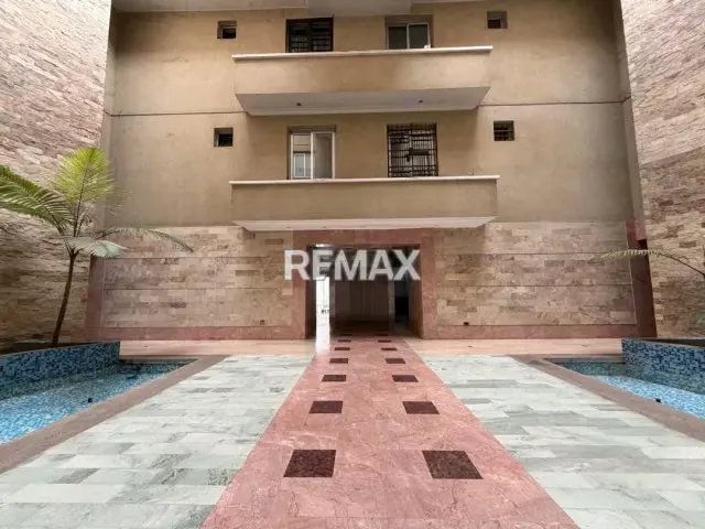 Penthouse en venta de tres niveles ubicado en la urbanización El Parral No publicar en redes sociales, solo enviar a clientes directos - 9