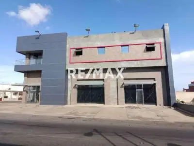 Edificio en Venta, Urbanización Santa Irene.