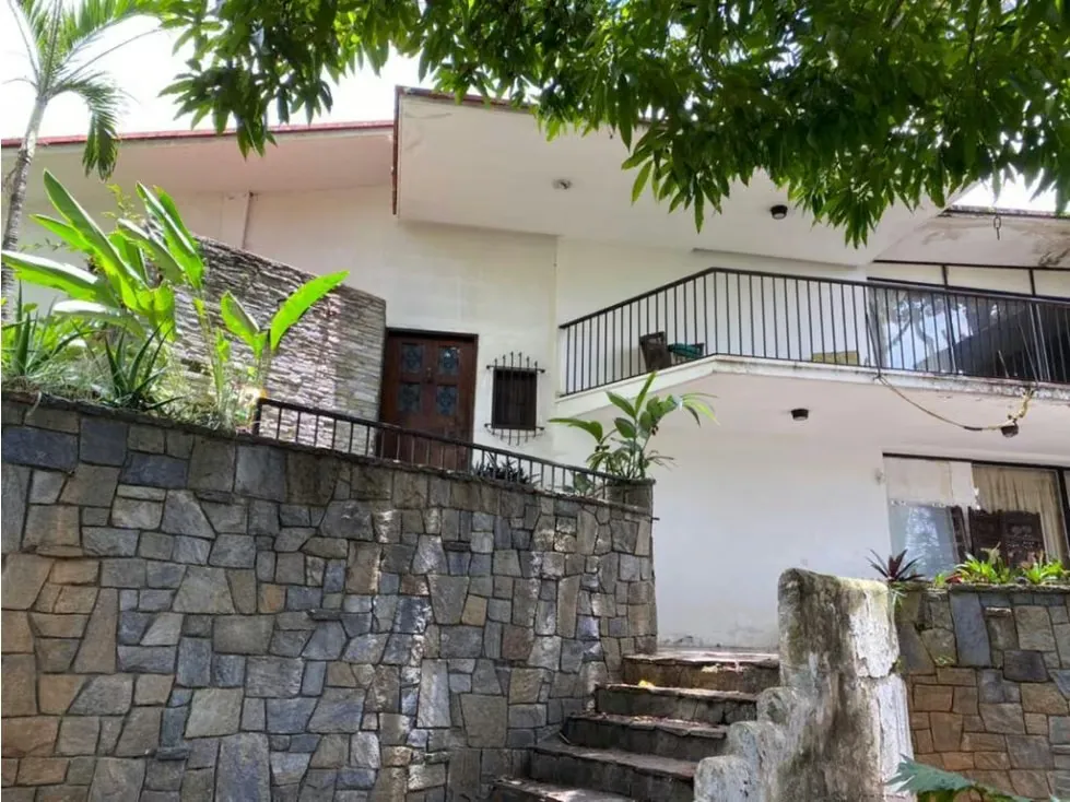Se vende casa 1800m² - Las Lomas de Los Chorros (Urb. Los Chorros) - 2