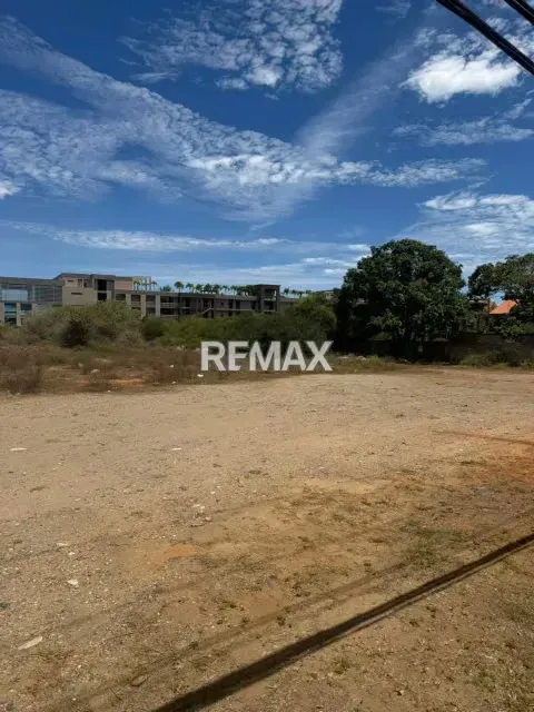 VENTA DE TERRENO EN PLAYA EL AGUA MUY CERCA DE EL MAR
