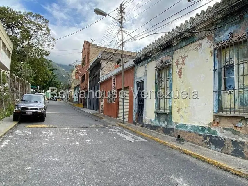 Edificio en Alquiler en Parroquia La Candelaria, Distrito Metropolitano - 2