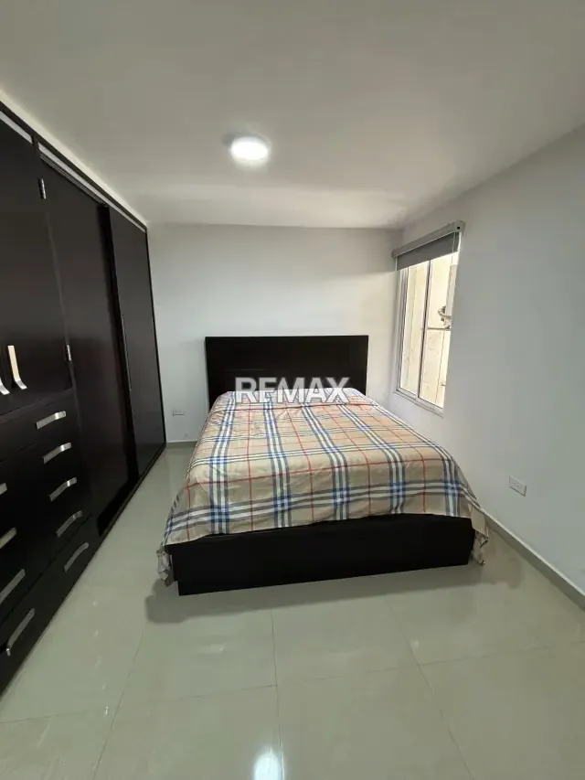 En Venta Moderno Apartamento en Venta en El Centro Metropolitano Javier ubicado en la Avenida Libertador - 8