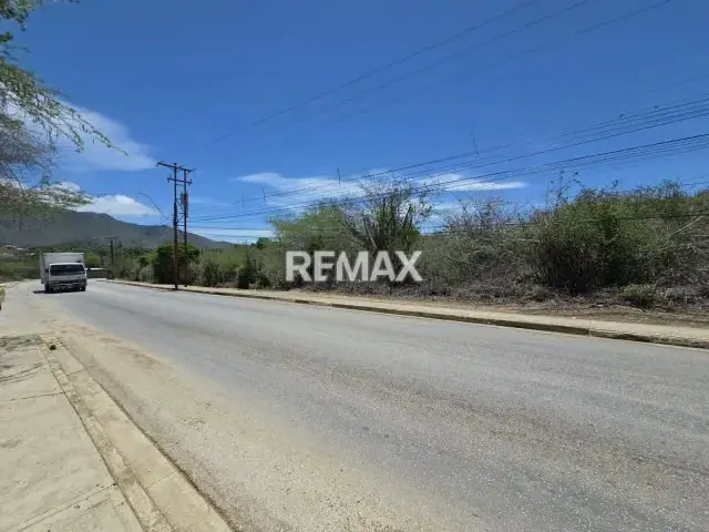 OPORTUNIDAD DE INVERSIÓN: TERRENO CON POTENCIAL PARA PROYECTO RESIDENCIAL