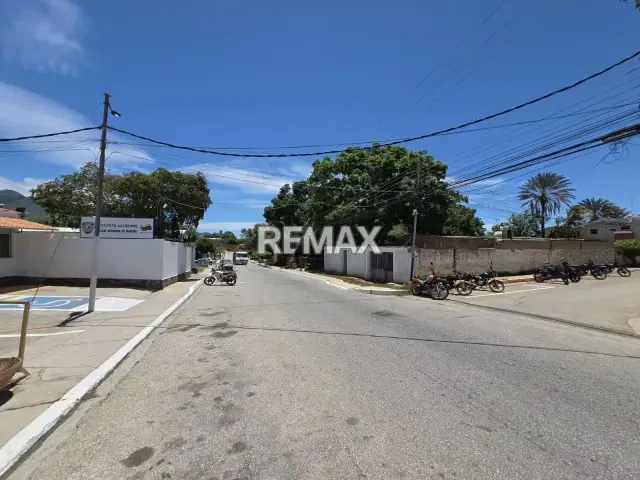 OPORTUNIDAD DE INVERSIÓN: TERRENO CON POTENCIAL PARA PROYECTO RESIDENCIAL - 6