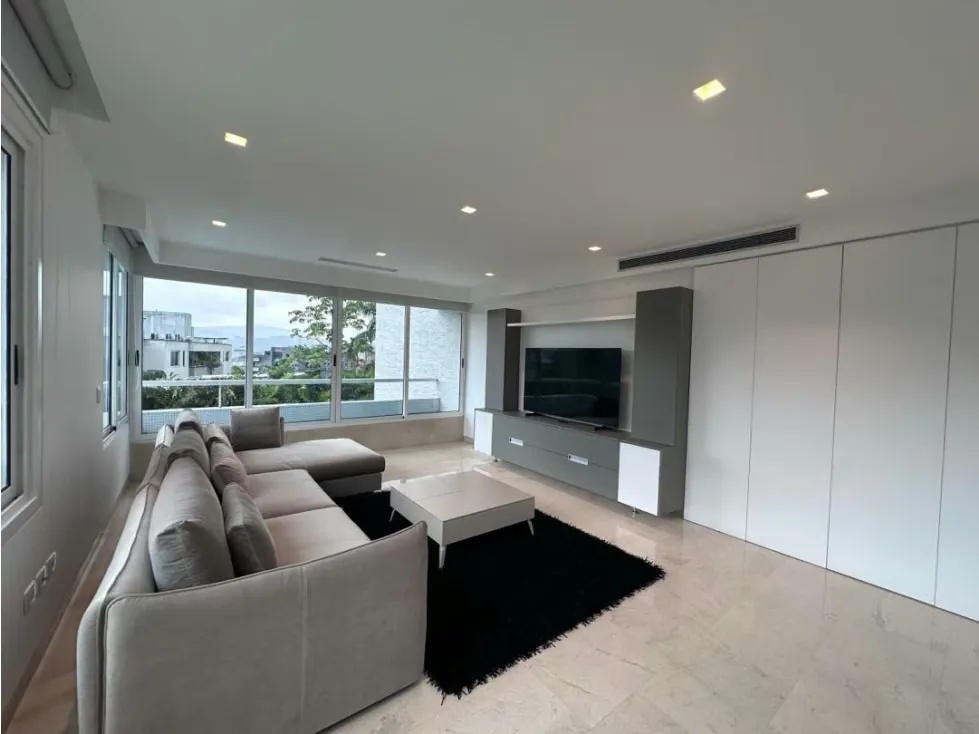 Se vende apartamento 200m2 3H+S/3.5B/4P. Los Palos Grandes - 2