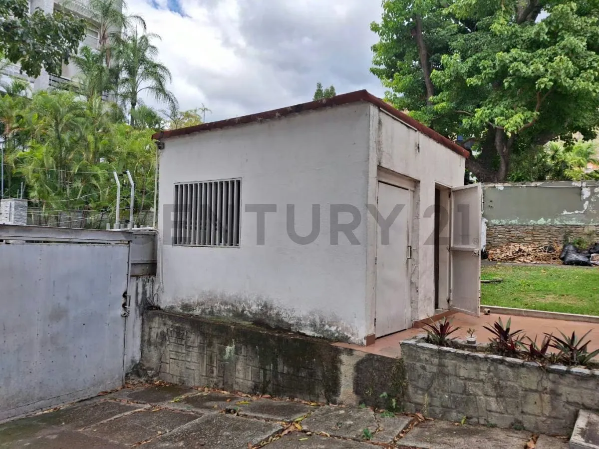 Alquiler de Terreno y Casa en la Urbanización Altamira, Chacao. L.Ll - 3