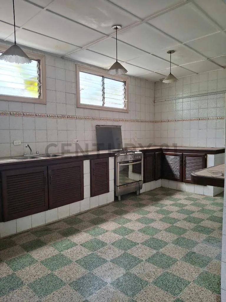 Alquiler de Terreno y Casa en la Urbanización Altamira, Chacao. L.Ll - 10