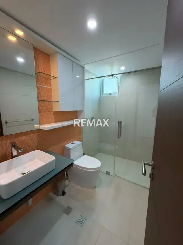 EN VENTA APARTAMENTO CON BALCON Y VISTA AL MAR EN EDIFICIO GRAN MALLORQUINA - 11